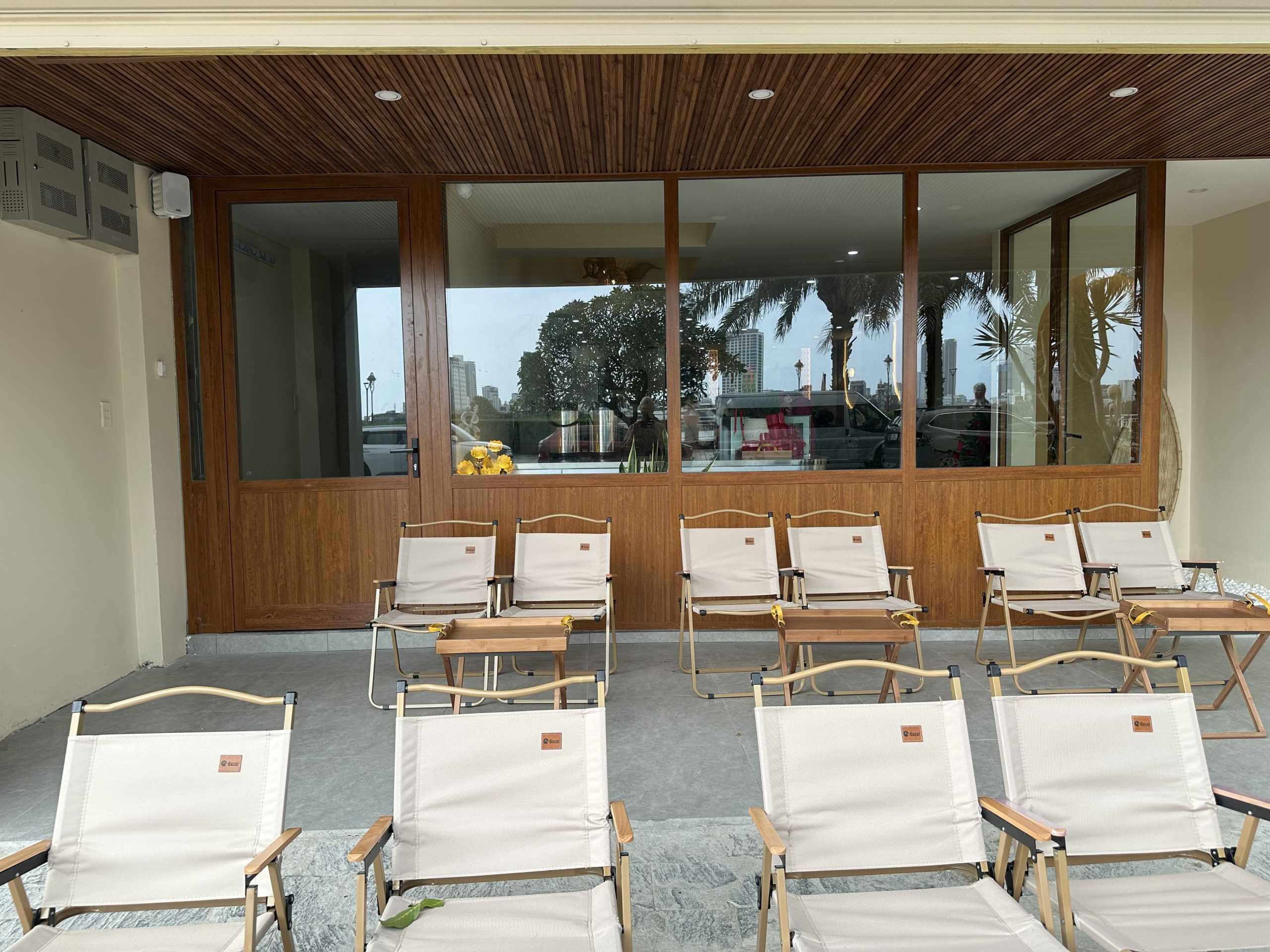 thiet-ke-quan-ca-phe-ban-na-1