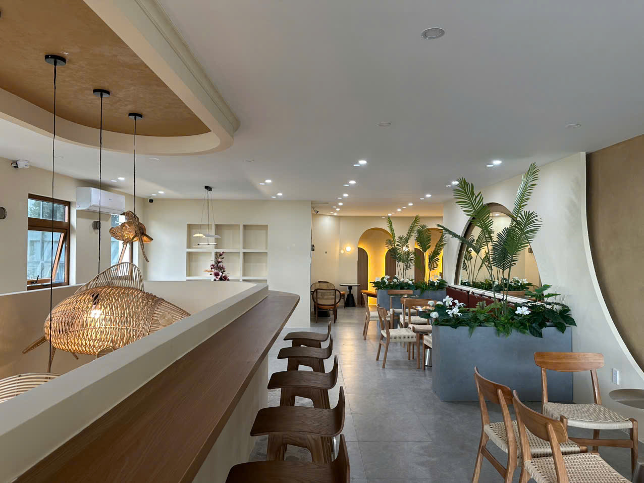 thiet-ke-quan-ca-phe-ban-na-4