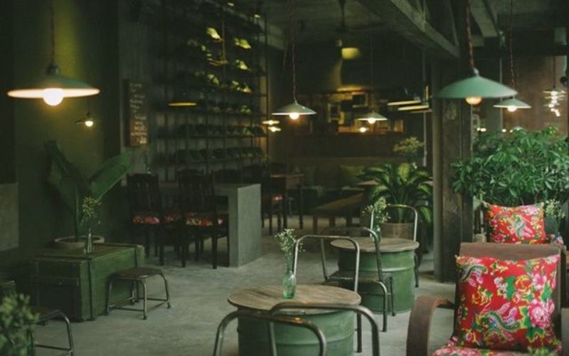 Không lạm dụng đồ decor và chi tiết cũ