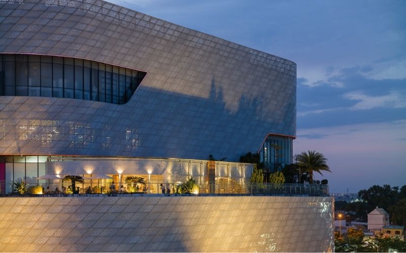 Ánh sáng trong thiết kế quán cafe 600m2