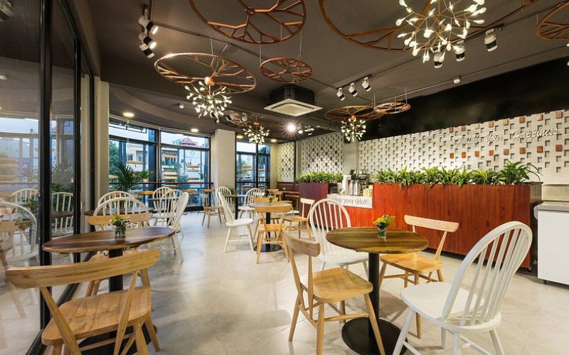 không gian quán cafe bánh ngọt