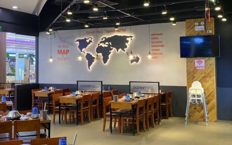 Bố trí khoảng cách bàn hợp lý