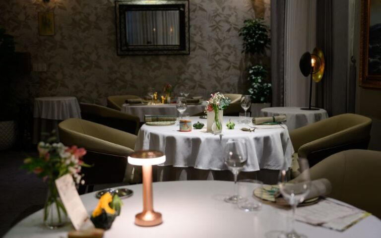 Thiết kế nhà hàng fine dining cao cấp nâng tầm định vị thương hiệu bền vững