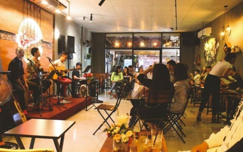 Thiết kế ánh sáng quán cà phê acoustic