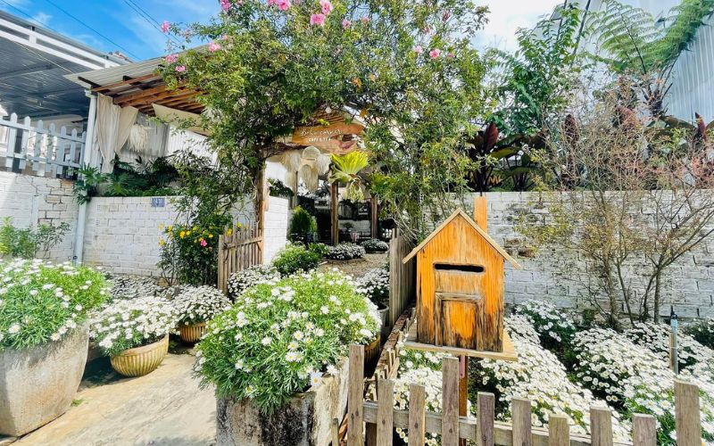 Quán cafe Bohemian sân vườn