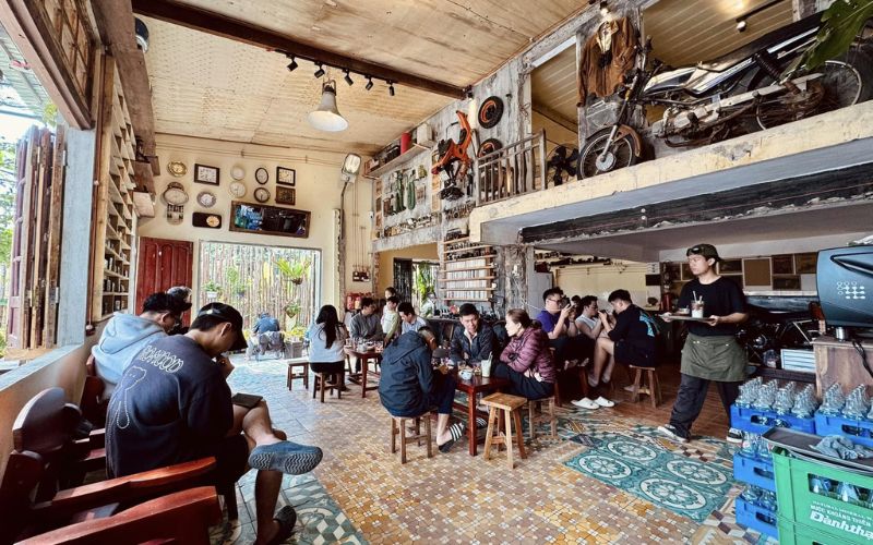 Sự khác nhau giữa thiết kế quán cafe phong cách Retro và phong cách Vintage