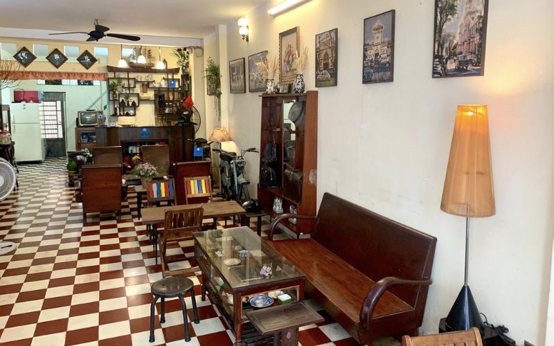 uầy bar Retro thường có dáng chữ I, chữ L hoặc bo cong mềm mại