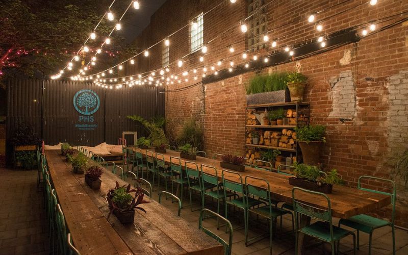 Mẫu thiết kế nhà hàng sân vườn đẹp phong cách Rustic