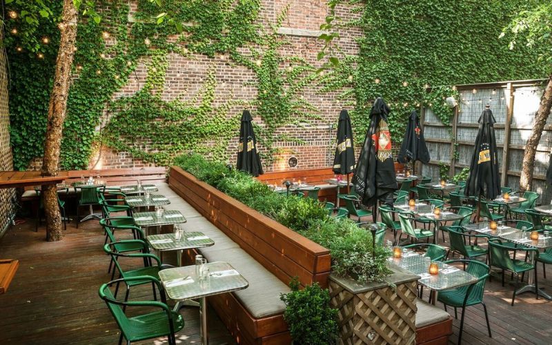 Mẫu thiết kế nhà hàng sân vườn Tropical