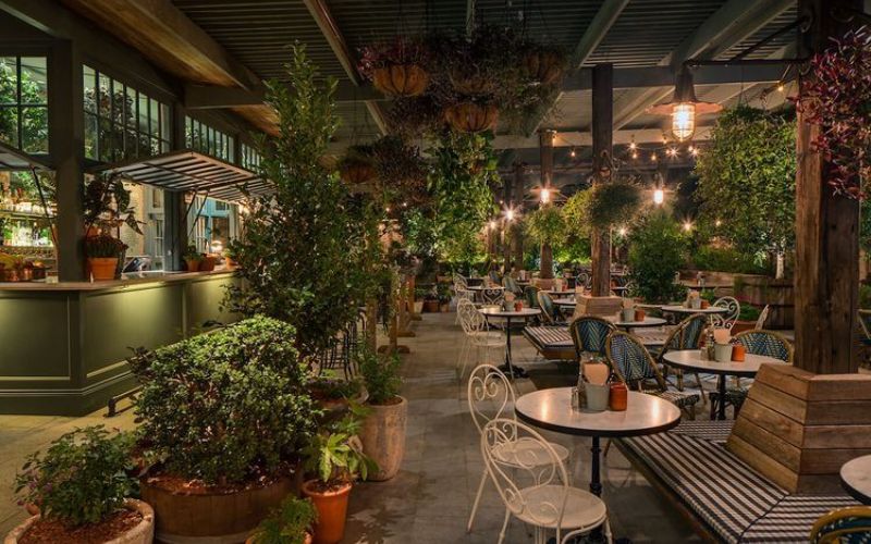 Mẫu thiết kế nhà hàng sân vườn phong cách cổ điển