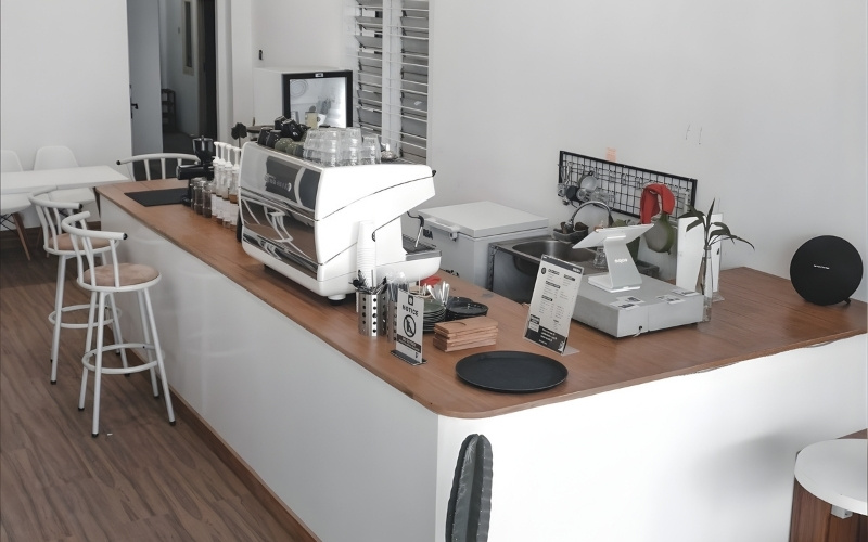 Cách bố trí thiết bị trong quầy pha chế chữ L