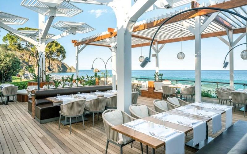 Thiết kế nội thất nhà hàng hải sản phù hợp với môi trường biển