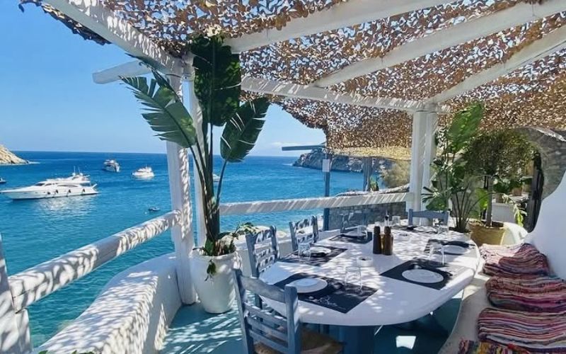 Thiết kế không gian mở hướng biển, tận dụng ánh sáng và cảnh quan tự nhiên 