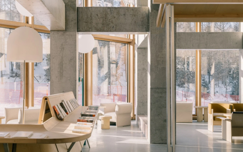 Khu đọc sách và thưởng thức cà phê