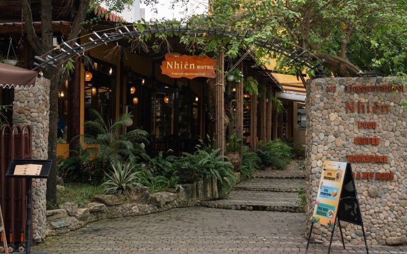Nhiên Bistro