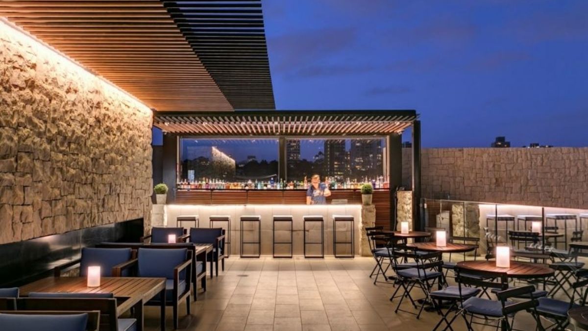 Cách chọn vật liệu bền đẹp cho quán cà phê sân thượng rooftop ngoài trời bền đẹp