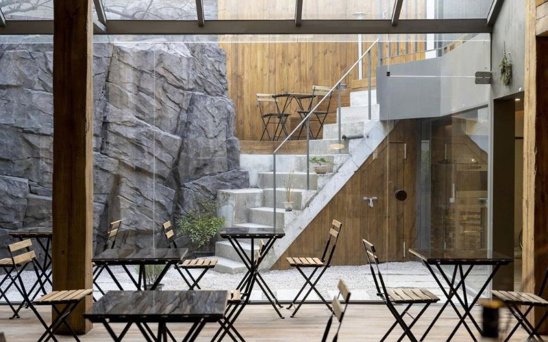 tận dụng ánh sáng khi thiết kế quán cà phê trong nhà ống 