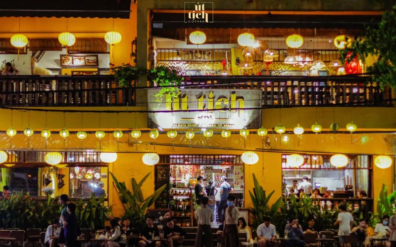Tổng quan về Út Tịch Cafe 