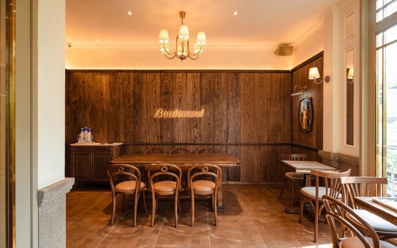 Nhận diện thương hiệu trong thiết kế nội thất quán cà phê 