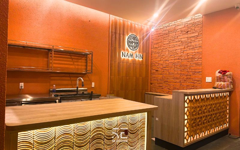 Tầng 1: Khu lễ tân đón khách và phòng ăn