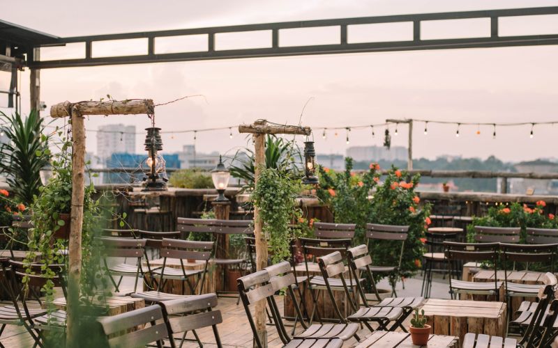 Cafe không gian mở kiểu rooftop cực chill 