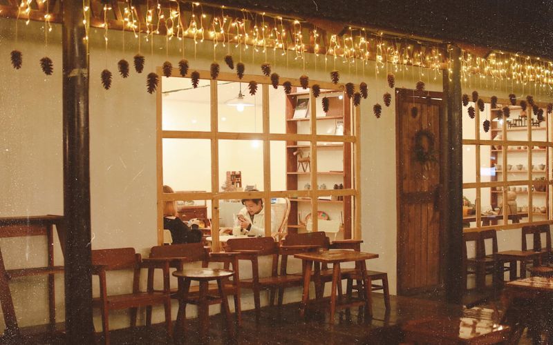 Khu nhà chính (indoor / semi-outdoor) 