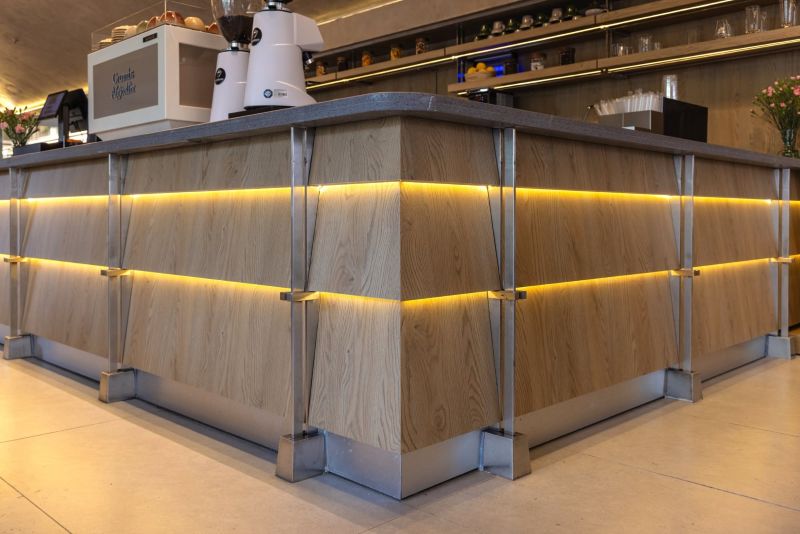 Hệ LED âm khe giúp không gian sang trọng hơn mà không cần nhiều decor