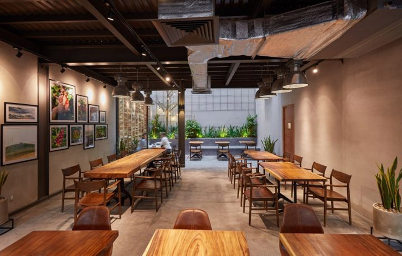 Thiết kế cafe Industrial Workshop 
