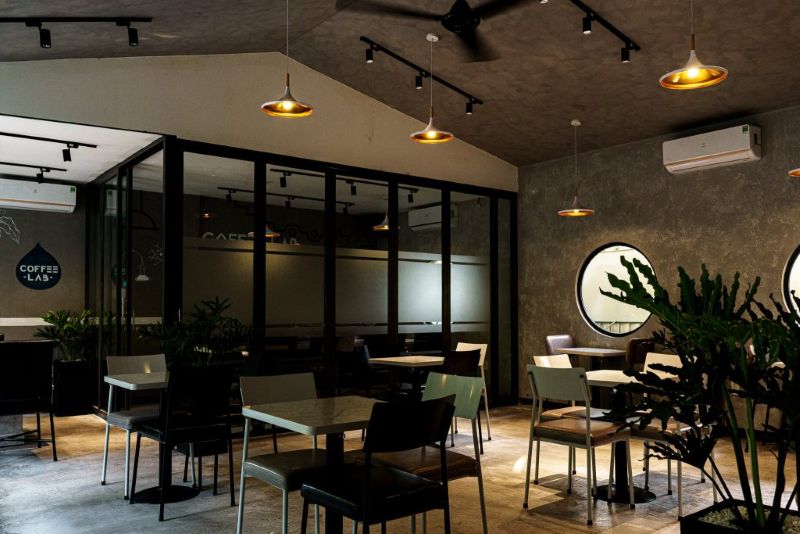 Đầu tư quá nhiều vào nội thất và kiến trúc 