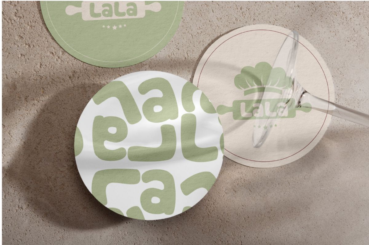 Ly giấy, ly nhựa và vật phẩm takeaway