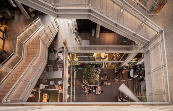Câu chuyện thiết kế quán cafe industrial kết hợp coworking