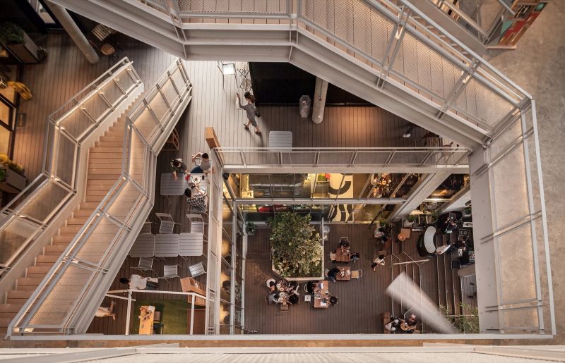 Câu chuyện thiết kế quán cafe industrial kết hợp coworking
